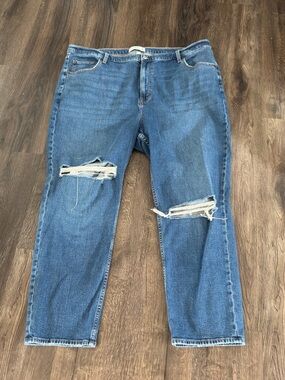 Abercrombie & Fitch curve women's  Distressed Blue Jeans. Plus size